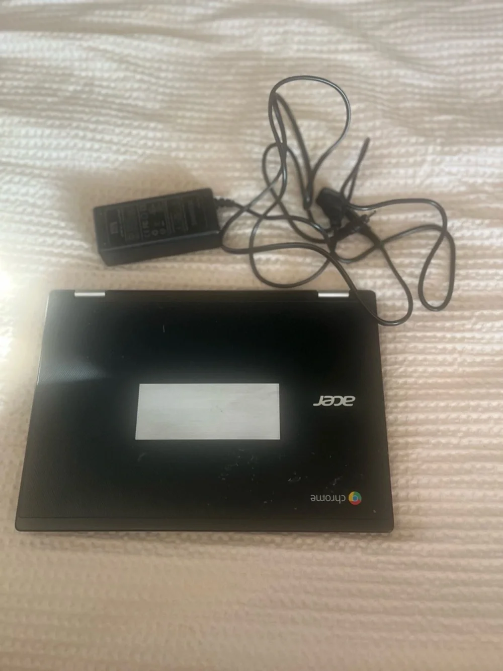 Acer Chromebook Spin 11 C738T-C8Q2 Touchscreen 2-in-1 Laptop w/ Charger & Case
